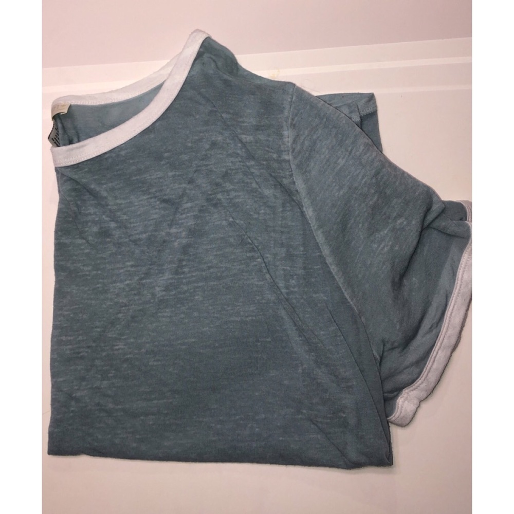 Forever 21 T-Shirt